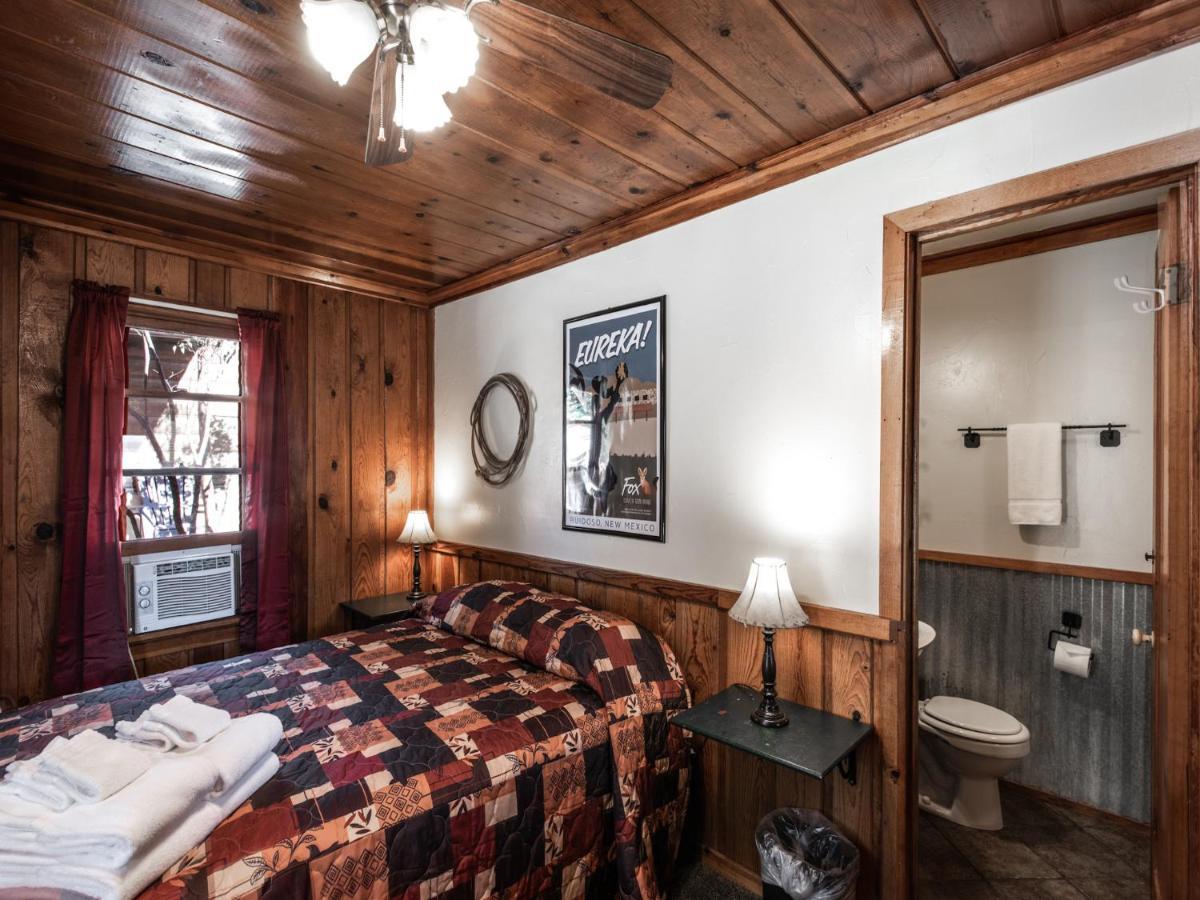 Apache Village Cabinette 11, Queen Bed, Midtown, Sleeps 2 Ruidoso Exteriér fotografie