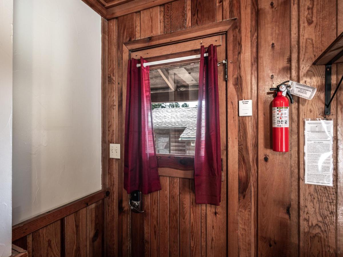 Apache Village Cabinette 11, Queen Bed, Midtown, Sleeps 2 Ruidoso Exteriér fotografie